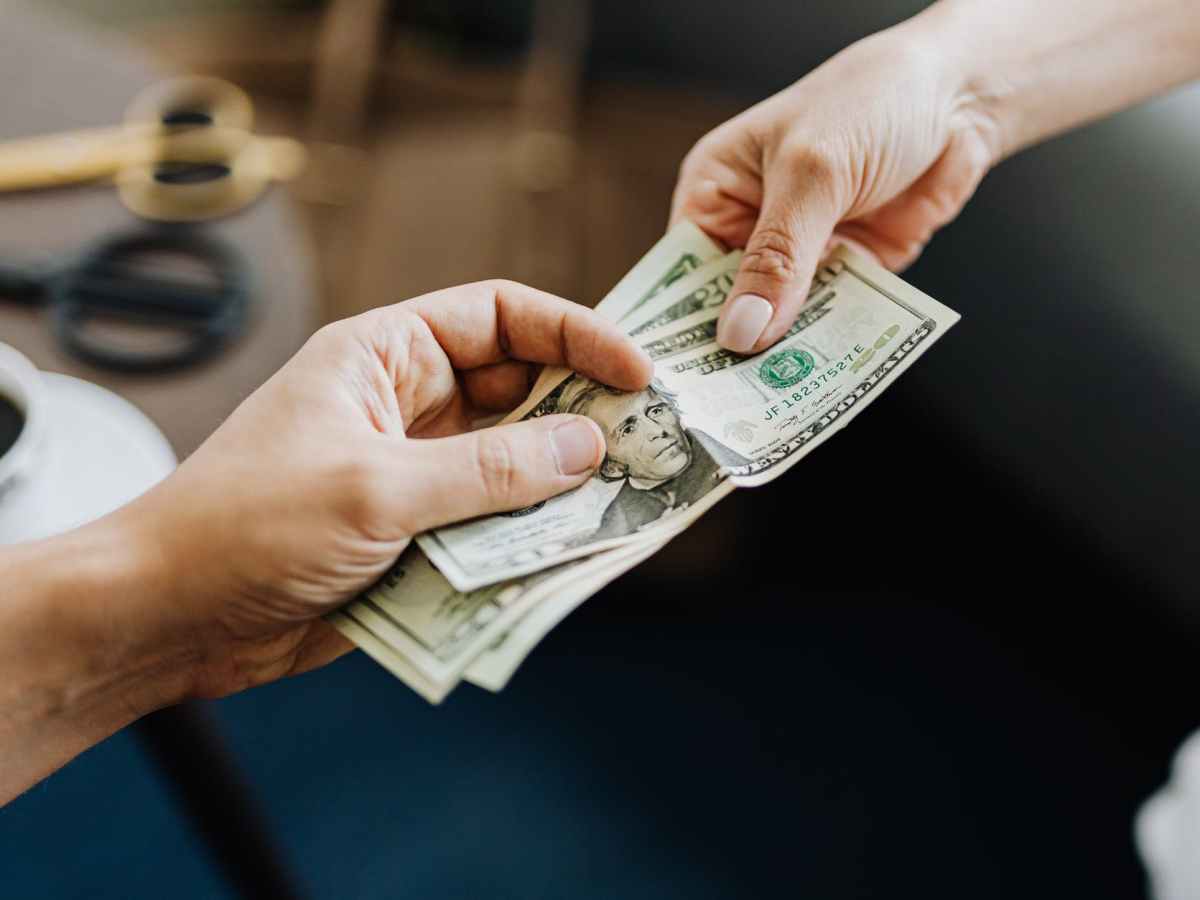 How Much Do Electricians Charge To Change Outlets ?