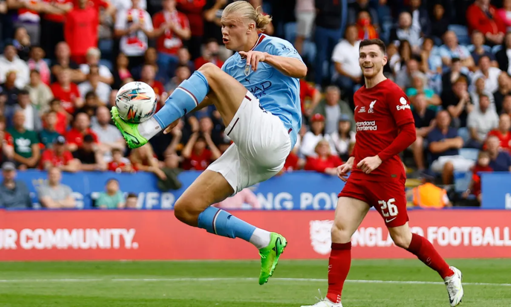 Forwards in football