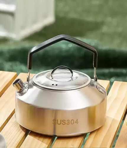 High-capacity durable camping water kettle with a rugged scratch-resistant finish for UK caravan use.
