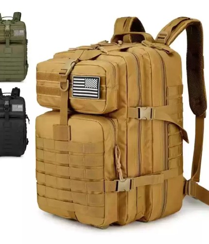 Close-up of the reinforced zipper closure on the lightweight sports rucksack.