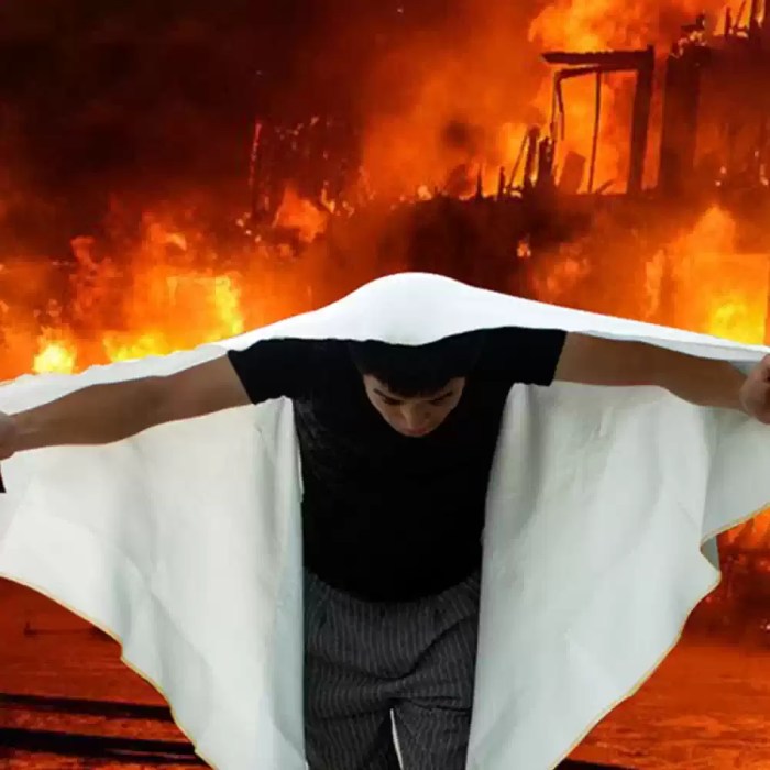 Fire flame retardant emergency survival fire shelter for outdoor sports.