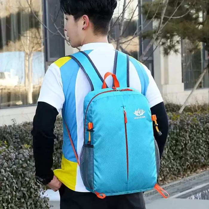 Unisex hiking fitness camping bag in blue.