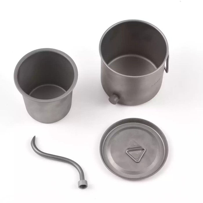 Titanium gooseneck kettle for outdoor sports and backpacking.