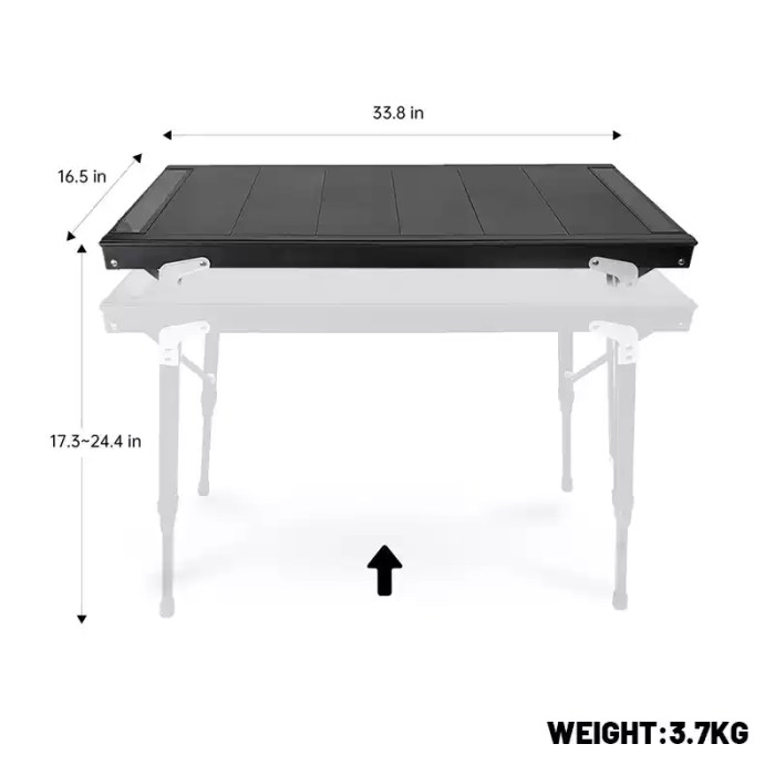 Aluminum Alloy Lifting Table_4 Two extensible camping tables connected together to form a long dining area for a family picnic.