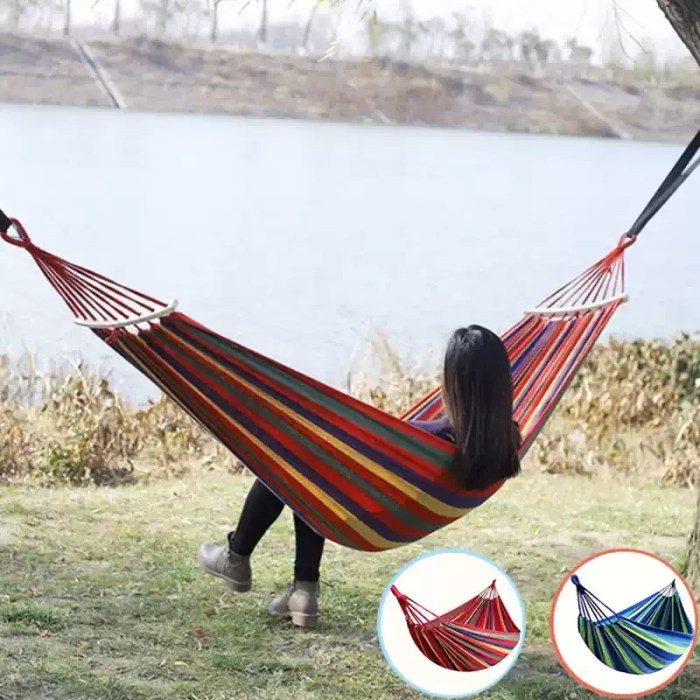 Single travel hammock in a garden.