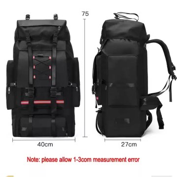 lose-up of the reinforced shoulder straps on the men's outdoor travel bag.