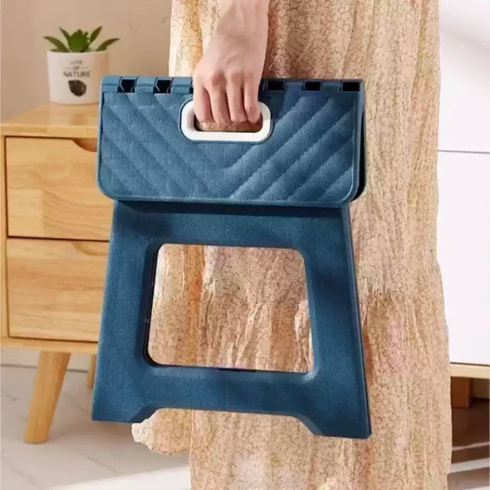 Portable folding stool for adults and children outdoor use