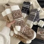Women’s warm knit socks with patterned designs for cosy winter comfort and everyday wear