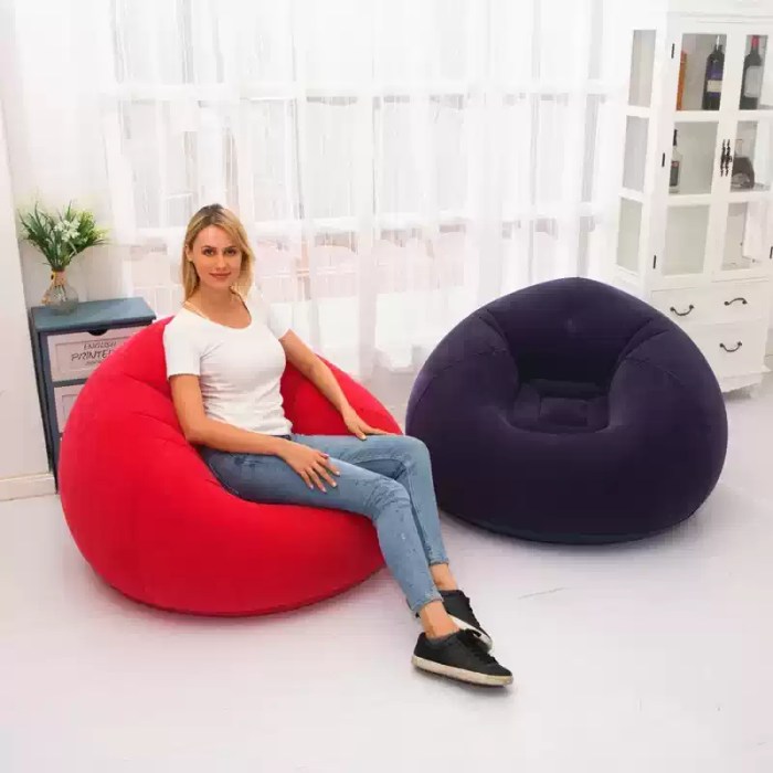 Portable inflatable lazy sofa in gray.