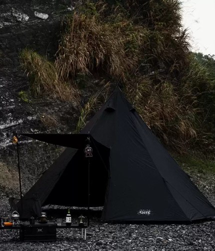 Close-up of the thickened rainproof fabric and sealed seams on the octagon tent.
