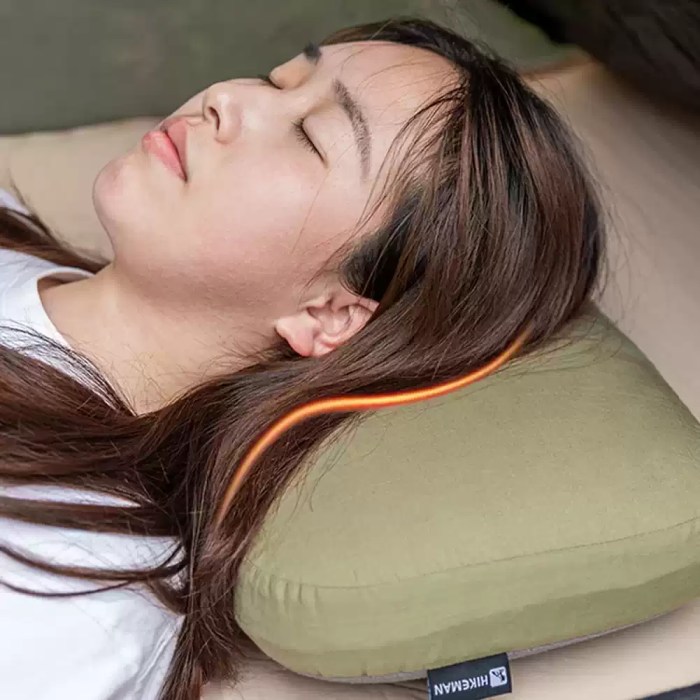 High-density cervical neck support with a soft, skin-friendly cover for long UK car journeys.