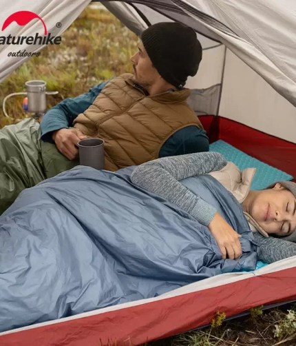 Water resistant envelope sleeping bag perfect for damp UK outdoor hiking trips.