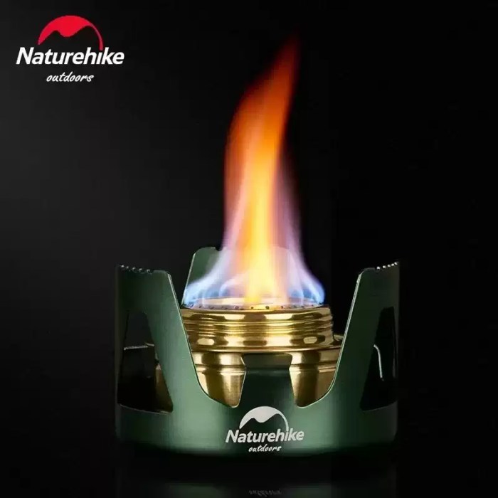 NATUREHIKE MINI CAMPING STOVE_6 Naturehike mini camping stove showing the high-efficiency burner head for quick boiling in the outdoors.