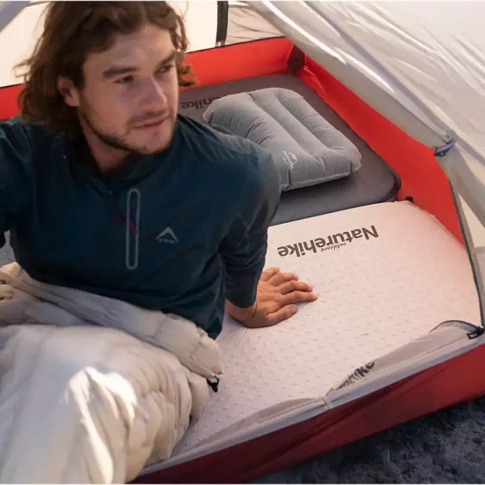 NATUREHIKE SELF-INFLATING CAMPING AIR MATTRESS_3 Dual-way air valve for fast inflation.