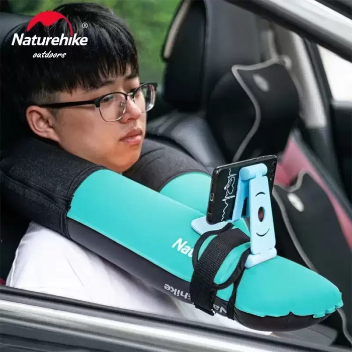 NATUREHIKE U-SHAPED NECK PILLOW _5 Naturehike neck pillow providing head and neck support for long UK journeys.