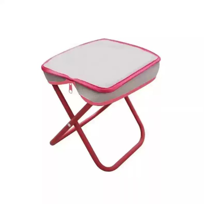 Detailed view of the Naturehike PeakLite™ XL01 frame assembly, demonstrating its quick-fold mechanism and sturdy, wear-resistant construction